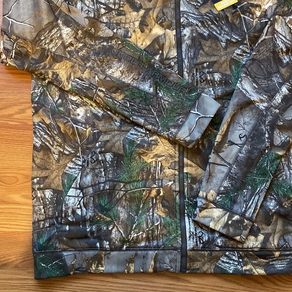 UNDER ARMOUR Realtree Camo Jacket - Picture 2 of 4